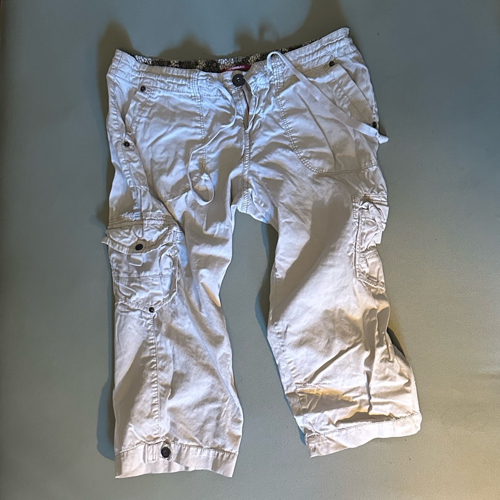 Early 2000s low-rise cargo pants capris union bay